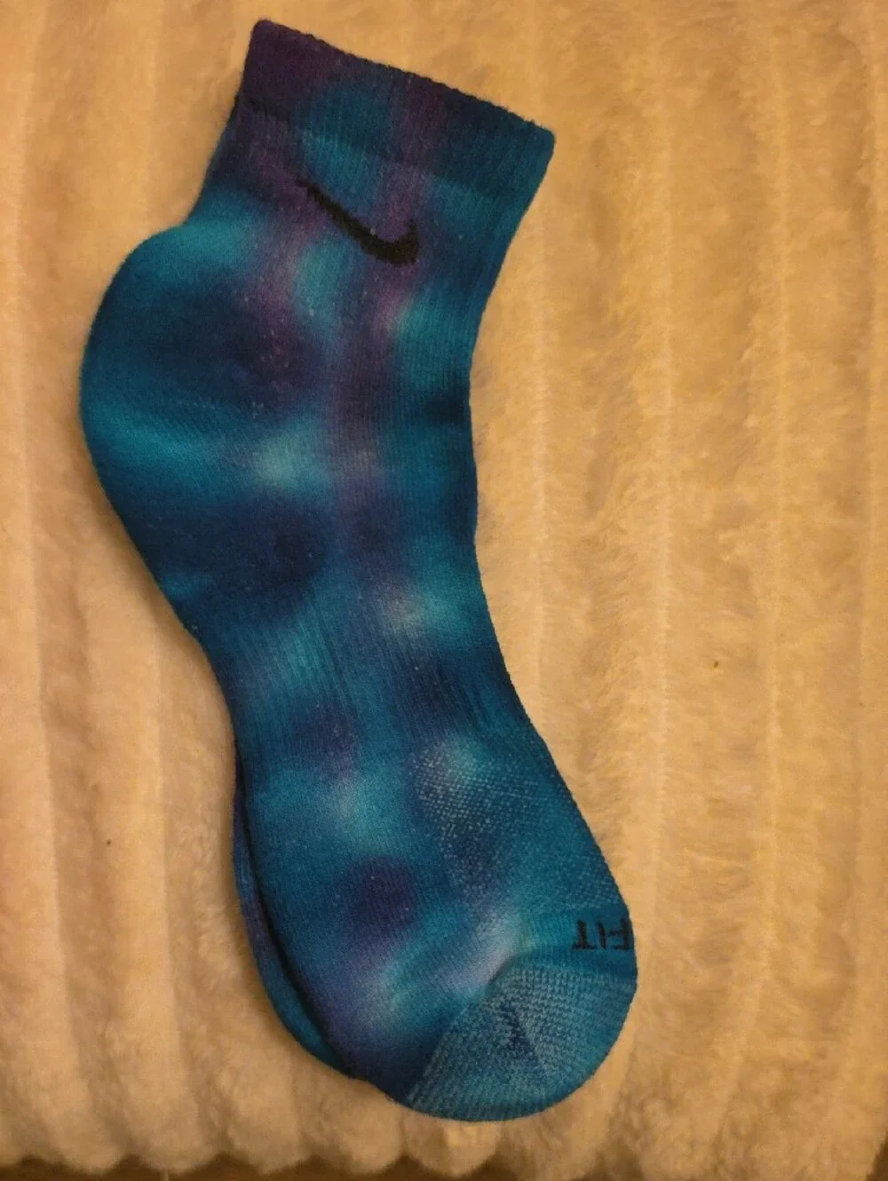 4 Nike Tie-Dye Crew Socks - Brown, Green, Red, Pink, Blue (5-Pack)